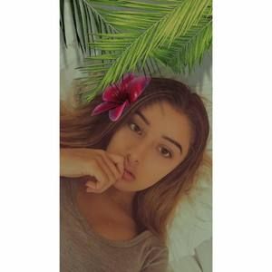 Meet your Posher, Abigail